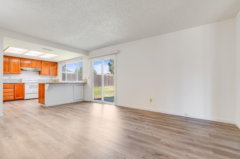 Photo 6 of 36 - 4636 Baywind Dr, Sacramento, CA 95838