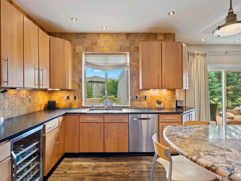Photo 10 of 39 - 6443 Big Horn Trl, Littleton, CO 80125