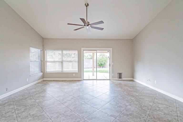 Photo 3 of 11 - 712 E Sheffield Ave, Gilbert, AZ 85296