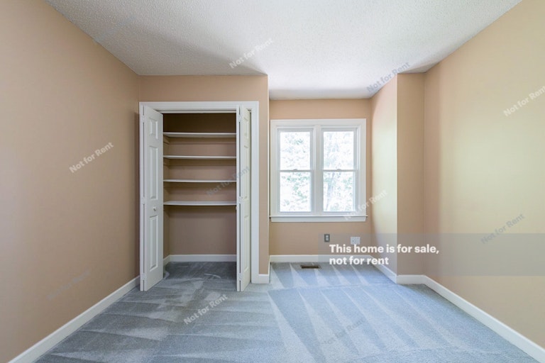 Photo 14 of 19 - 4113 Settlement Dr, Durham, NC 27713