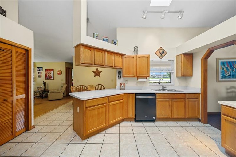 Photo 11 of 39 - 2338 Sweetwater Blvd, Saint Cloud, FL 34772