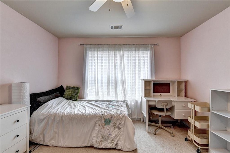 Photo 33 of 38 - 342 Rutlidge Park Ln, Suwanee, GA 30024