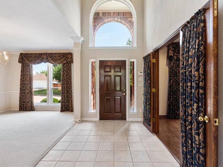 Photo 5 of 40 - 6916 Canyon Springs Rd, Fort Worth, TX 76132
