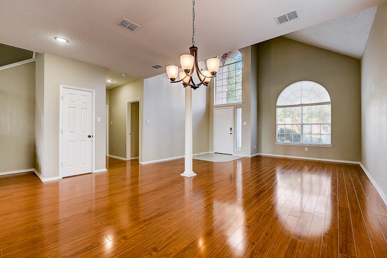 Photo 32 of 37 - 4009 Pear Ridge Dr, The Colony, TX 75056