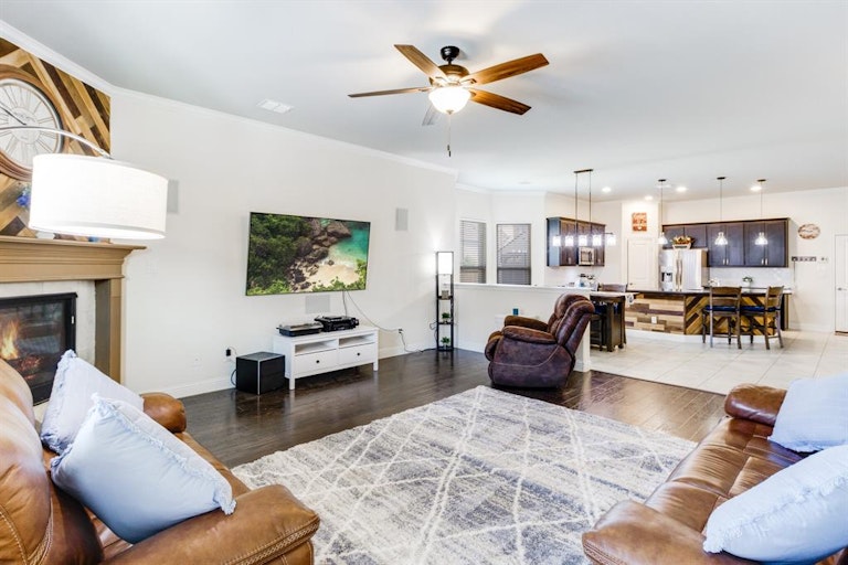 Photo 11 of 23 - 5901 Humber Ln, Aubrey, TX 76227