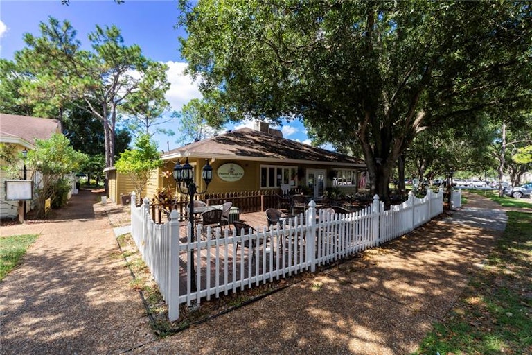 Photo 34 of 41 - 3518 Richwood Link #52, Sarasota, FL 34235