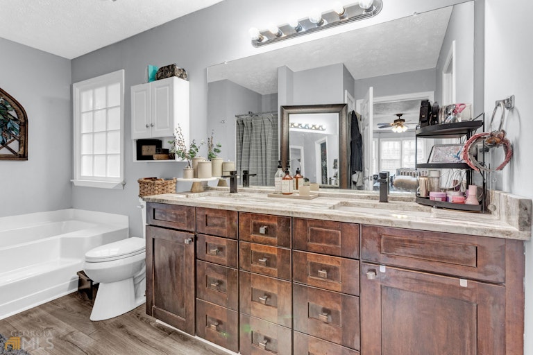 Photo 9 of 13 - 12 Sherwood Forest Dr, Douglasville, GA 30134