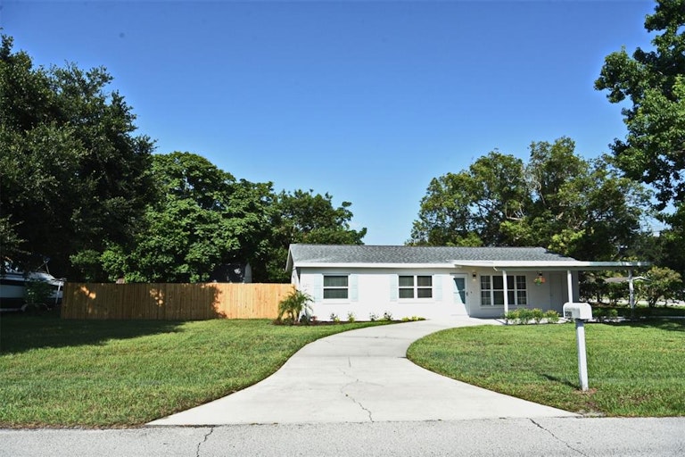 Photo 2 of 40 - 2201 Murdock Blvd, Orlando, FL 32817