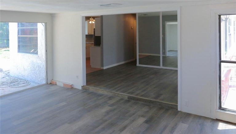 Photo 11 of 26 - 6726 12th St N, Saint Petersburg, FL 33702