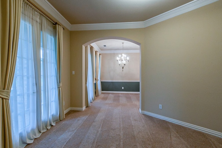 Photo 14 of 41 - 1900 Winchester St, McKinney, TX 75070