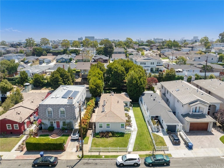 Photo 4 of 30 - 834 Penn St, El Segundo, CA 90245