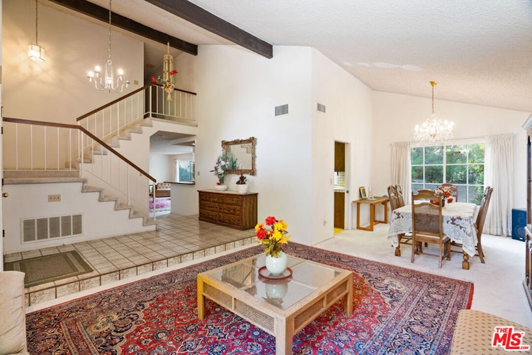 Photo 10 of 53 - 18502 Entrada Ct, Porter Ranch, CA 91326