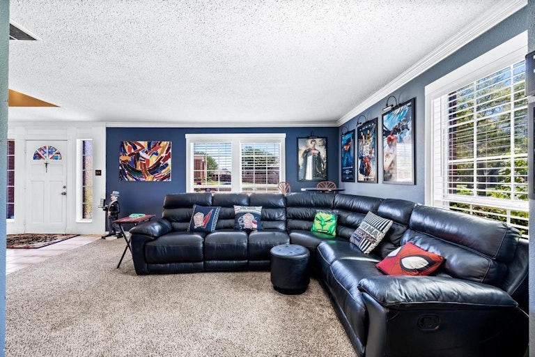 Photo 5 of 39 - 1702 Prairie Creek Ct, Garland, TX 75040
