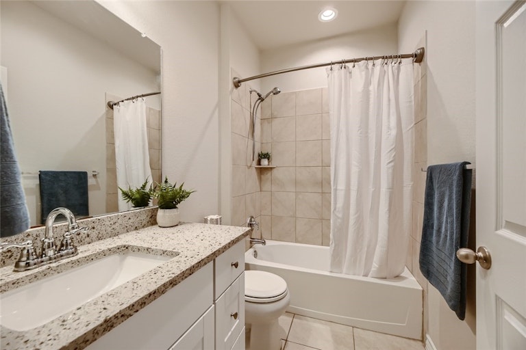 Photo 16 of 28 - 17108 Lathrop Ave, Pflugerville, TX 78660