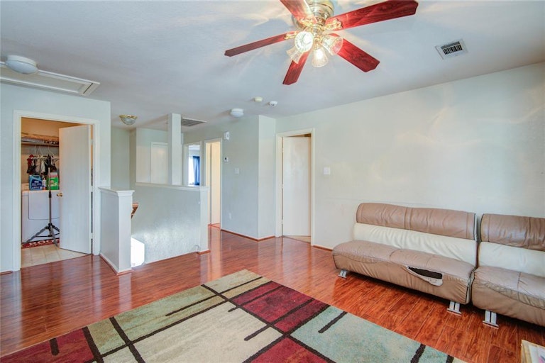 Photo 30 of 50 - 16651 Keegans Ridge Way Dr, Houston, TX 77083