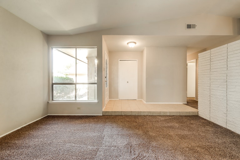 Photo 11 of 29 - 4318 Clemson Dr, Garland, TX 75042