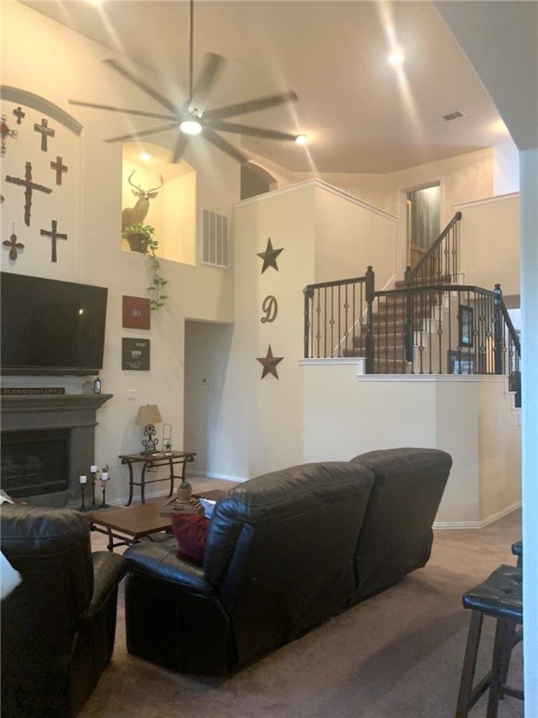 Photo 9 of 34 - 2005 Overland Dr, Leander, TX 78641