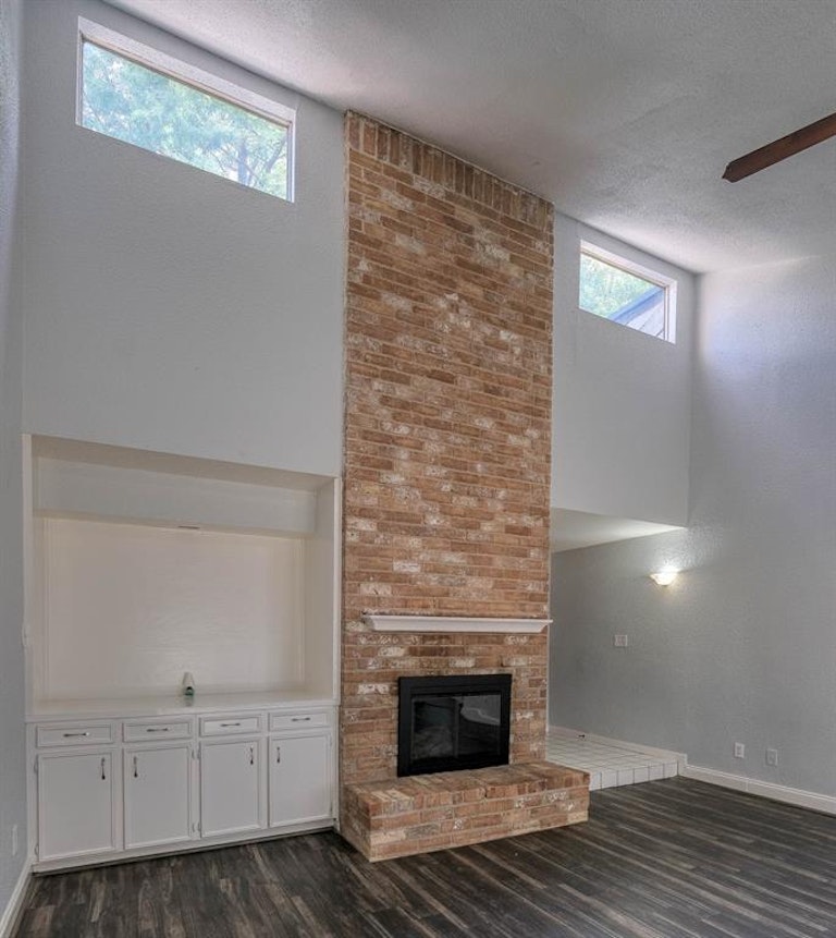 Photo 5 of 27 - 13411 Ravensway Dr, Cypress, TX 77429