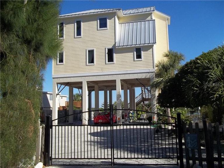 Photo 1 of 25 - 6809 Driftwood Dr, Hudson, FL 34667