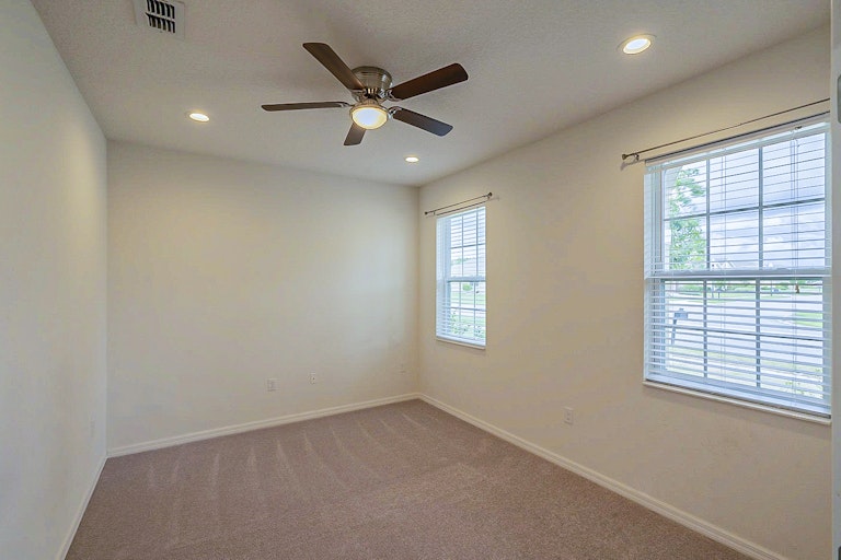Photo 10 of 29 - 3343 Bethpage Loop, Mount Dora, FL 32757
