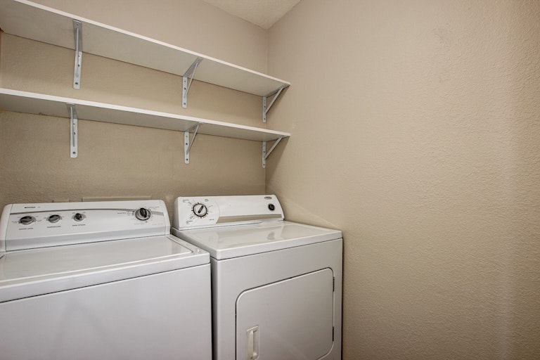 Photo 14 of 25 - 3543 E Tonto Ln, Phoenix, AZ 85050