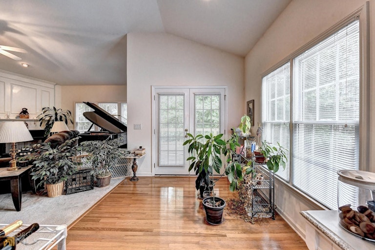 Photo 13 of 56 - 725 Gran Heritage Way, Dacula, GA 30019