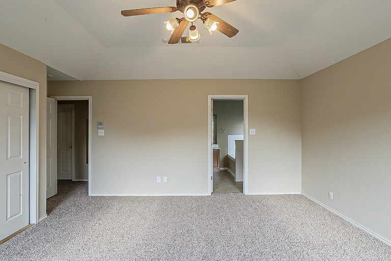 Photo 19 of 20 - 2327 Baxter Sta, San Antonio, TX 78245