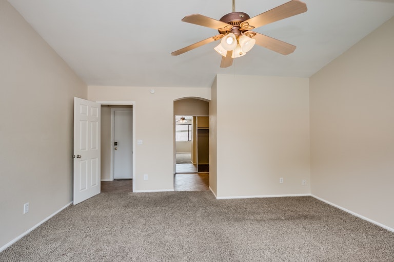 Photo 17 of 34 - 3014 W Daley Ln, Phoenix, AZ 85027