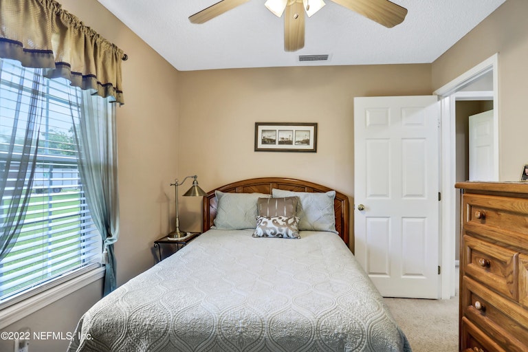 Photo 25 of 32 - 12669 Eaglesham Dr, Jacksonville, FL 32225