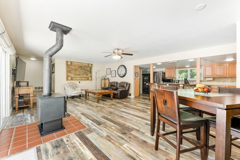 Photo 30 of 52 - 7373 Nob Hill Dr, Carmichael, CA 95608