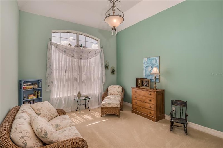 Photo 10 of 33 - 5851 Effie Dr, Apopka, FL 32712
