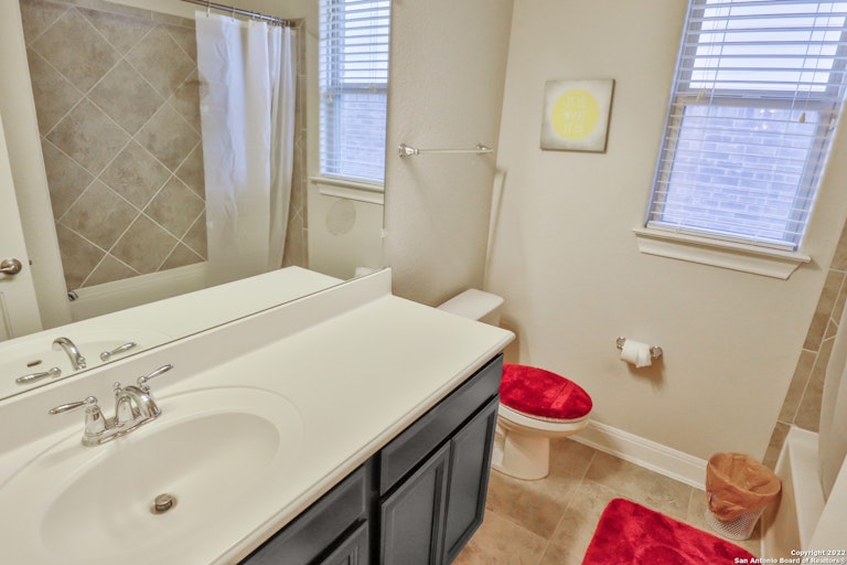Photo 17 of 24 - 225 Scenic Vis, Cibolo, TX 78108