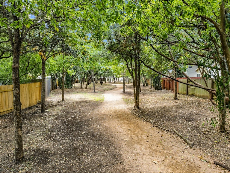 Photo 36 of 40 - 2116 Amur Dr, Austin, TX 78745