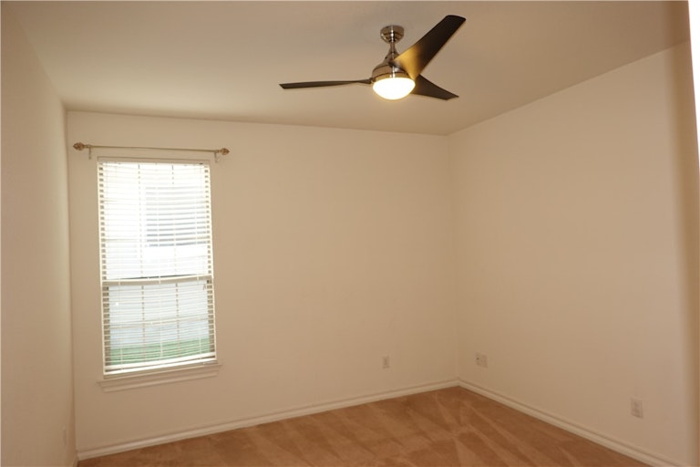 Photo 27 of 33 - 329 Island Oak Dr, Austin, TX 78748