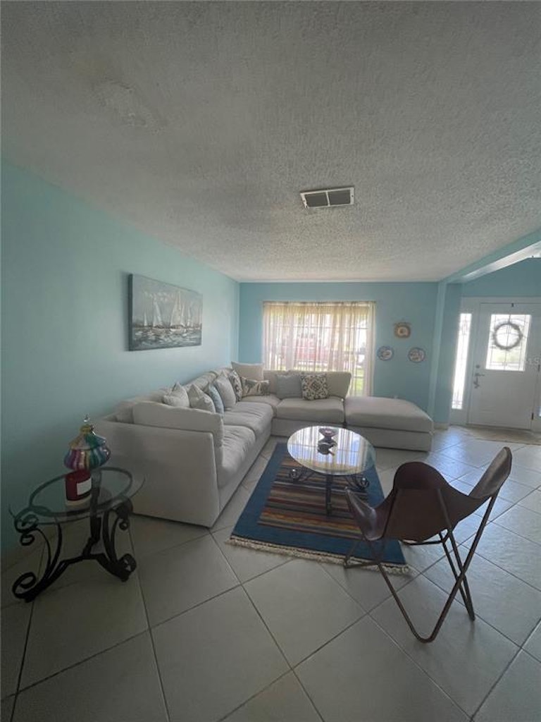 Photo 7 of 50 - 10521 Cherry Oak Cir, Orlando, FL 32817