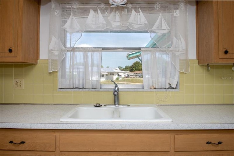 Photo 24 of 36 - 7608 Redcoat Ave, Port Richey, FL 34668