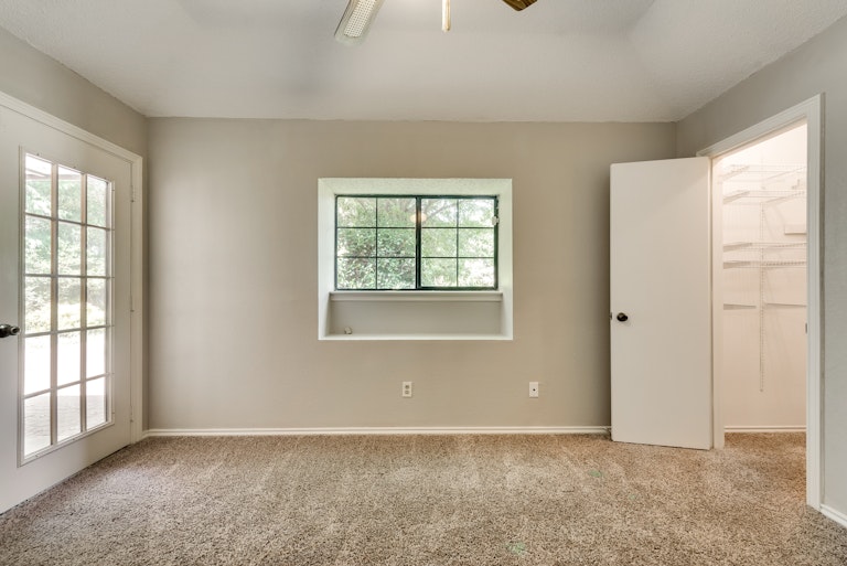 Photo 20 of 26 - 3615 Dalton Dr, Corinth, TX 76208