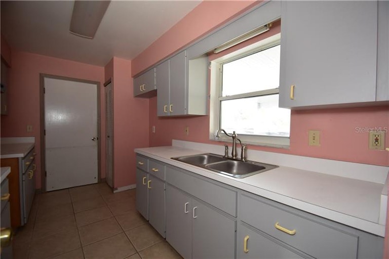Photo 10 of 16 - 207 Lily Pad Ln, Eustis, FL 32726
