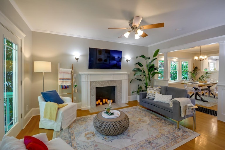 Photo 7 of 47 - 2401 U St, Sacramento, CA 95818