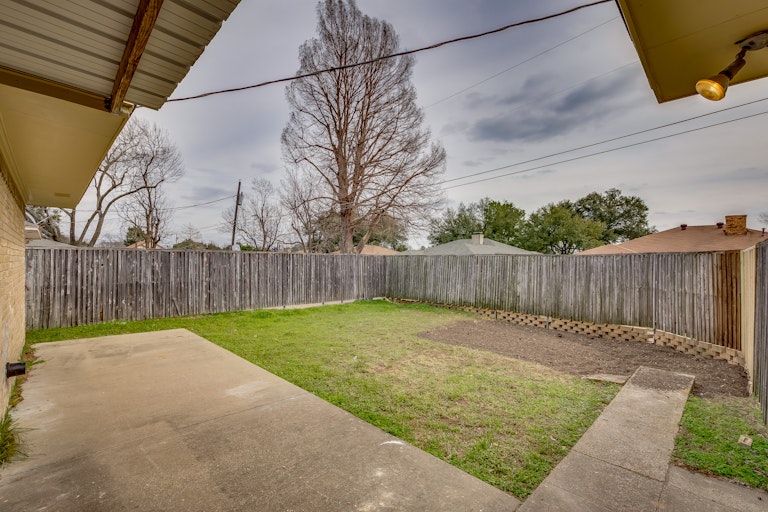 Photo 18 of 21 - 739 Michelle Way, Mesquite, TX 75149