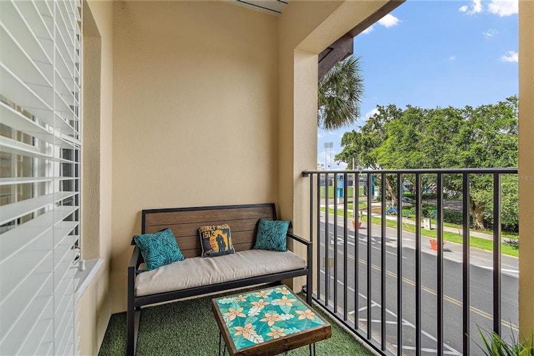Photo 19 of 49 - 100 4th Ave S #106, Saint Petersburg, FL 33701