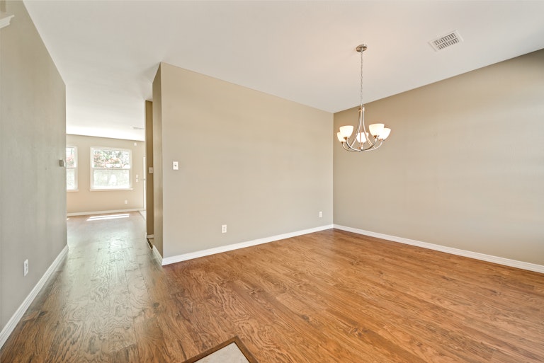 Photo 4 of 28 - 2116 Willow Ct, Little Elm, TX 75068