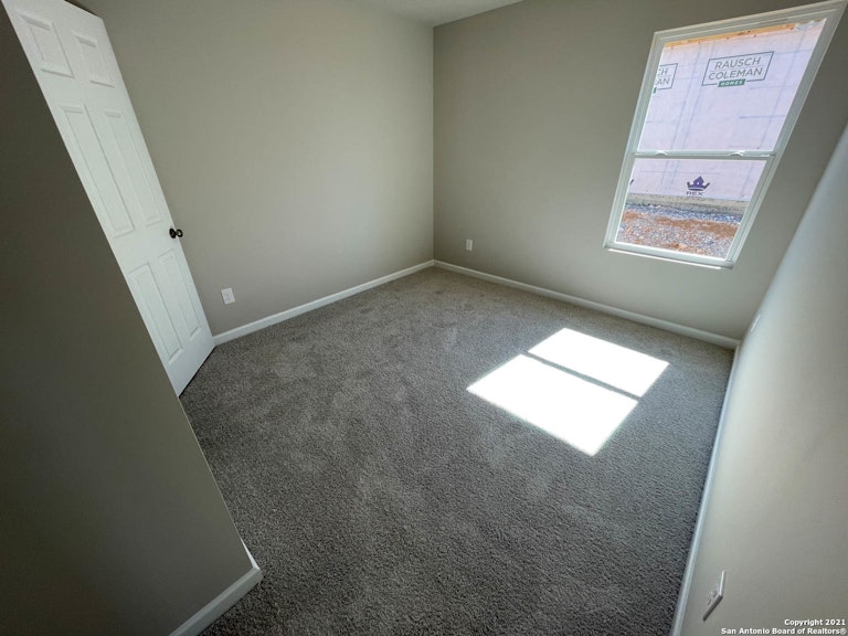 Photo 8 of 36 - 418 Pleasanton Way, San Antonio, TX 78221