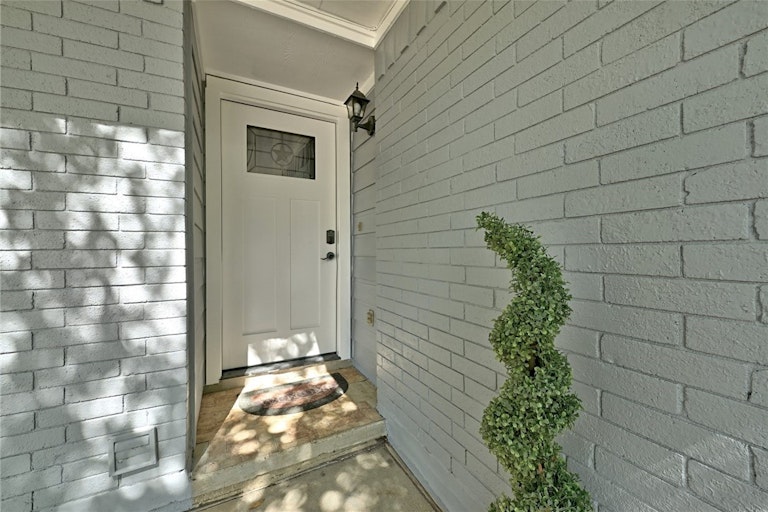 Photo 3 of 25 - 7228 Wardman Dr, Del Valle, TX 78617