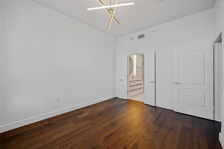 Photo 18 of 38 - 3225 Turtle Creek Blvd #1226, Dallas, TX 75219