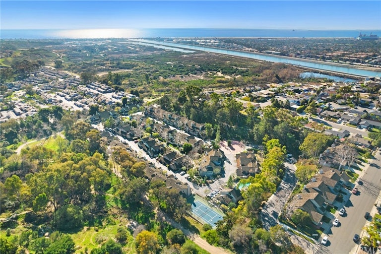Photo 37 of 40 - 2070 Meadow View Ln, Costa Mesa, CA 92627