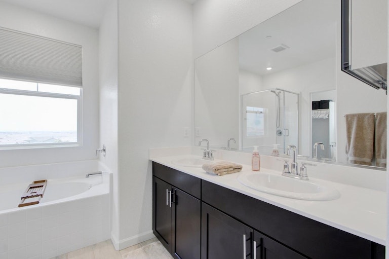 Photo 29 of 45 - 3345 Sunny Gate Ln, Folsom, CA 95630