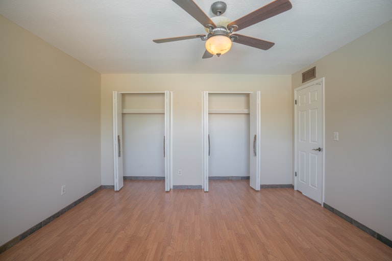 Photo 12 of 29 - 2850 E North Ln, Phoenix, AZ 85028
