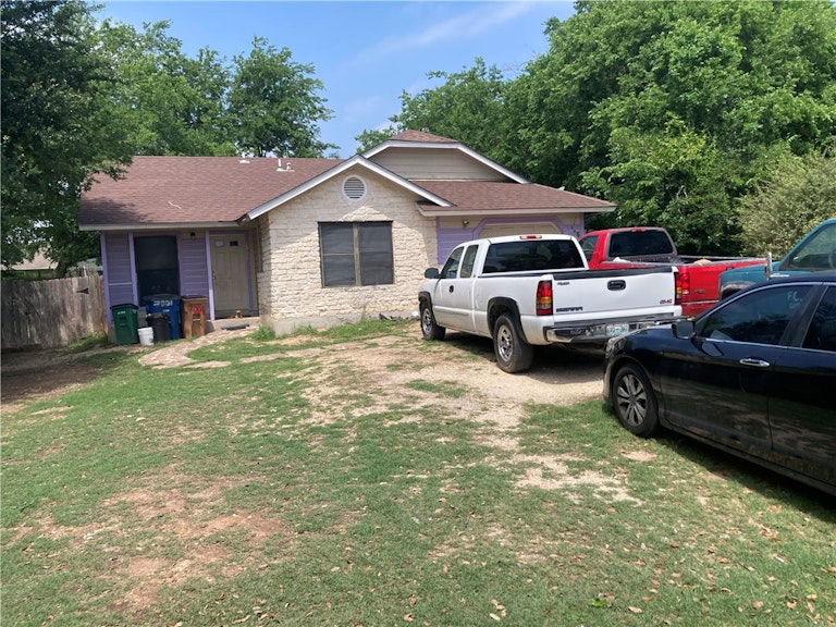 Photo 7 of 14 - 7001 Kildare Cv, Austin, TX 78724
