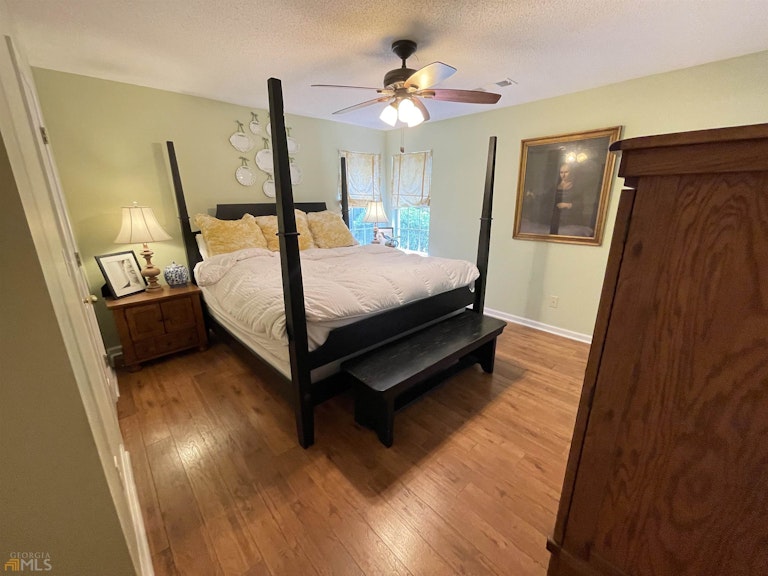 Photo 21 of 36 - 528 Butler Bridge Dr, McDonough, GA 30252